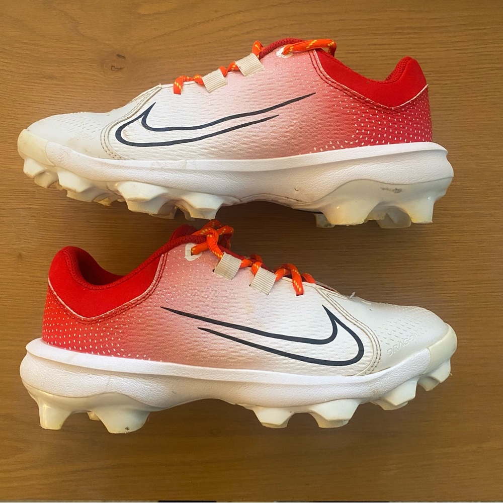 Nike Womens HyperDiamond 4 Pro, Red/ White/ Orange Fire Laces, Sz 7.5
